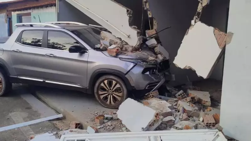 Carro invade casa do vice-prefeito de Luzilândia; veículo é de secretária