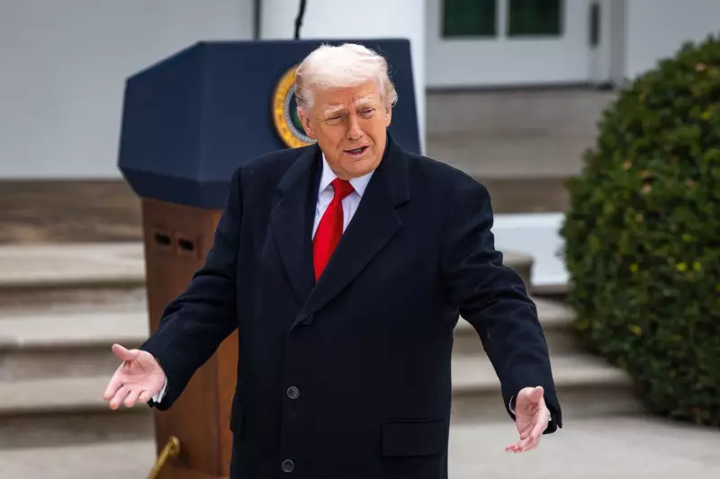 Casa Branca 2025: decoração de Natal com retrato de Trump gera polêmica