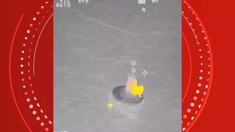 Casal resgatado na Baía de Vitória após 2 horas à deriva com ajuda de sensor térmico