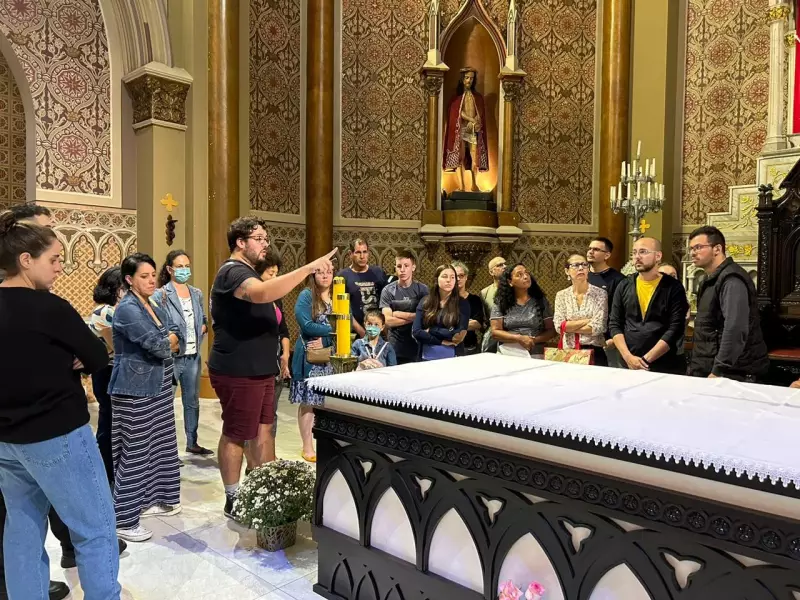 Catedral de Curitiba oferece visitas guiadas gratuitas em 2026: veja datas