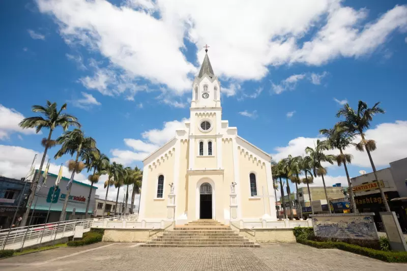 Catedral de São José dos Pinhais: 3 séculos de história e lendas
