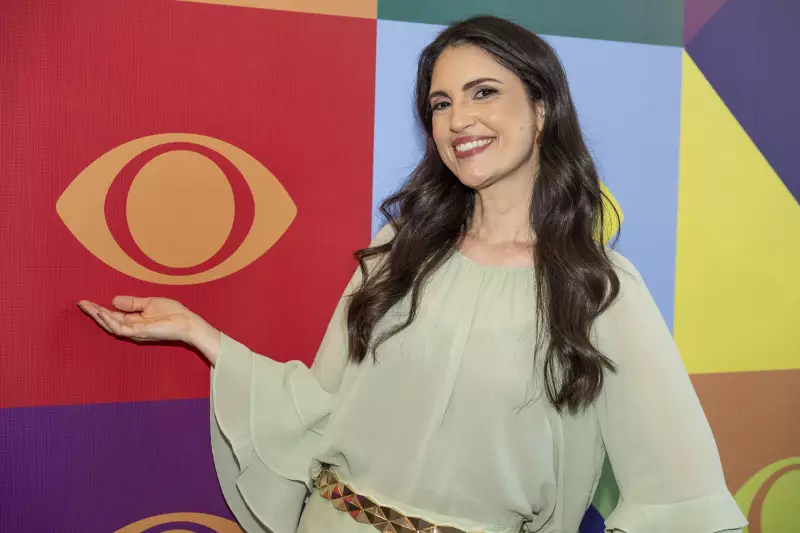 Chris Flores pede desculpas a Zezé Di Camargo por críticas às herdeiras do SBT