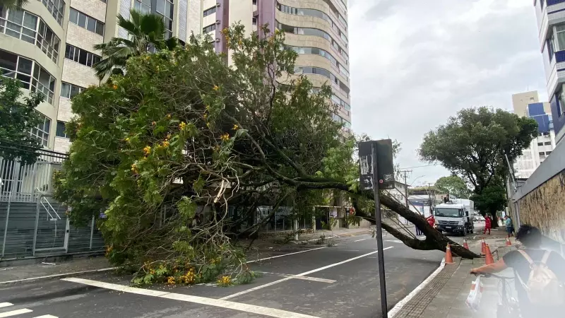 Chuvas intensas causam transtornos no Sul do ES: 100 mm em 40 minutos