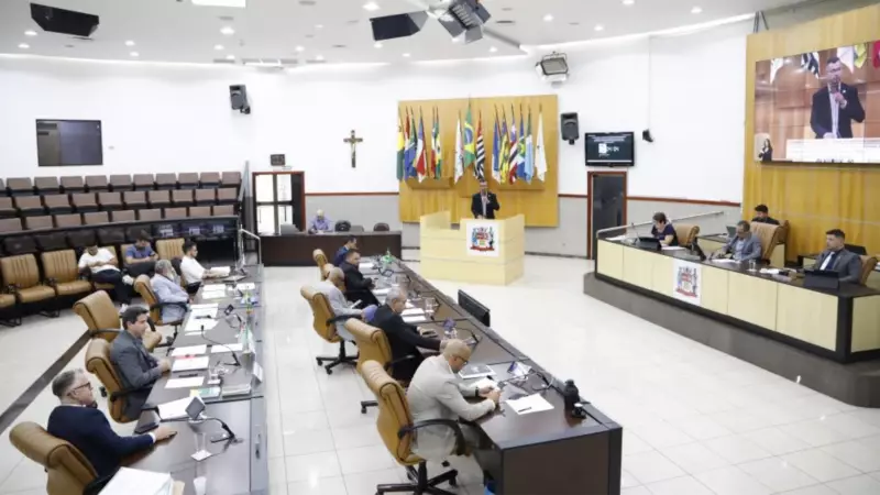 Câmara de Jacareí aprova orçamento de R$ 2,2 bilhões para 2026 em 1ª votação