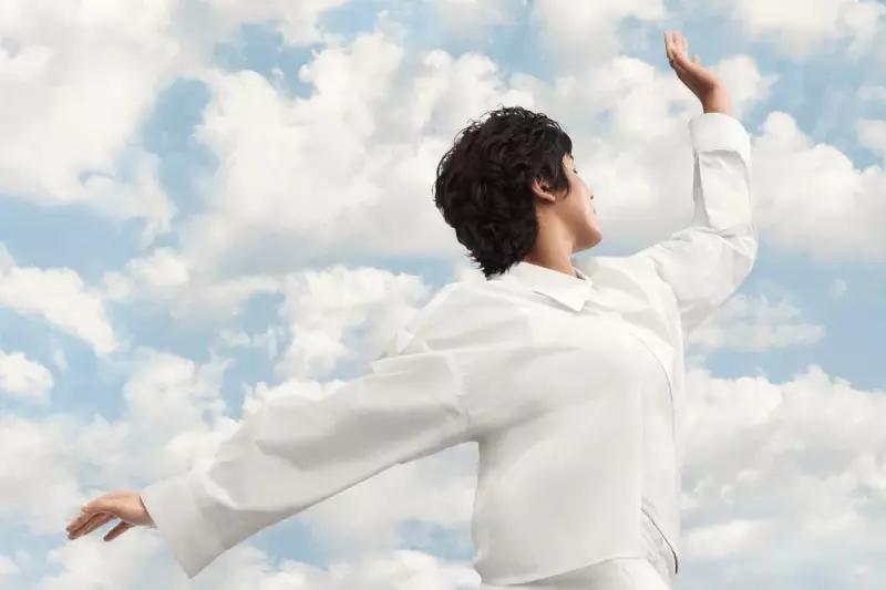 Cor do Ano 2026: Como o branco Cloud Dancer pode melhorar sua saúde