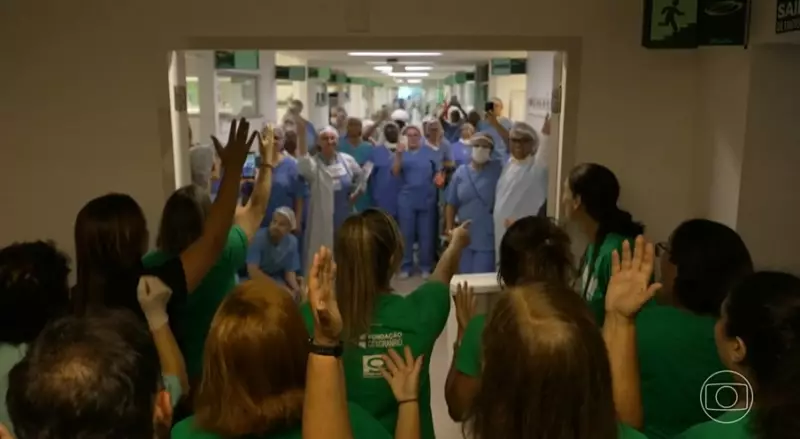 Coral Cantareiros leva música como remédio a hospitais do Rio há 18 anos