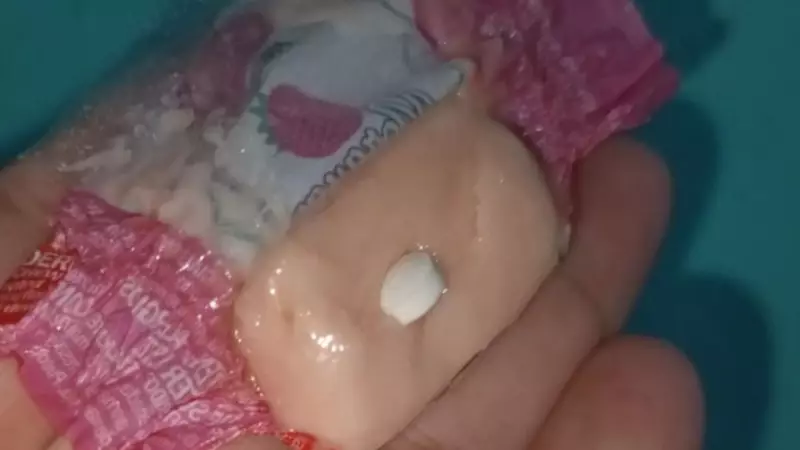 Criança passa mal após comer bala com comprimido distribuída por Papai Noel em MG