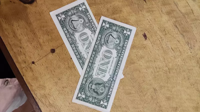 Dólar abre em alta a R$ 5,4380; Copom mantém juros e mercado aguarda dados dos EUA