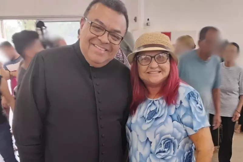 Doação de 600 kg de cabelo apreendido pela Receita Federal vira perucas para pacientes com câncer