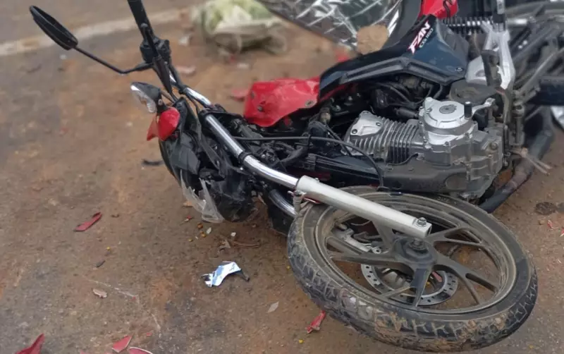 Duas jovens morrem em acidente entre moto e carro em Simão Dias