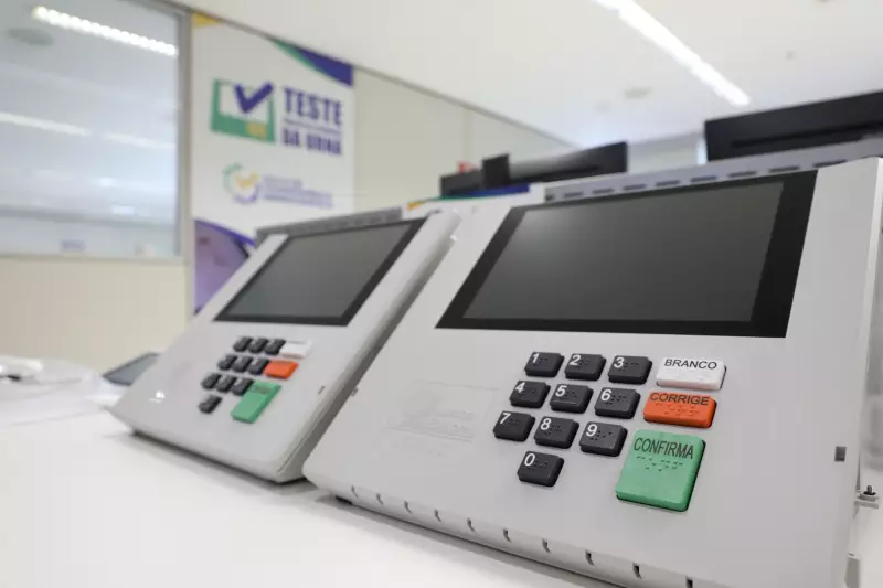 Eleitorado cearense em 2025: 6,84 milhões, 53% mulheres e 95% com biometria