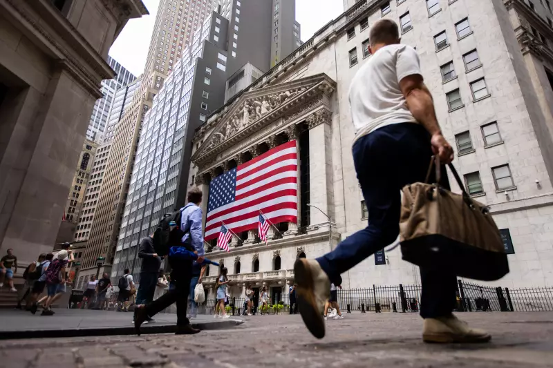 EUA criam 64 mil vagas em novembro, acima das expectativas do mercado