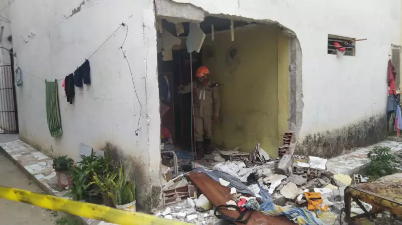 Explosão de botijão de gás destrói apartamento e fere homem em João Pessoa