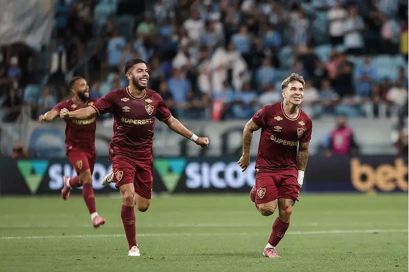 Fluminense vence Grêmio por 2 a 1 fora de casa com dois gols de Soteldo