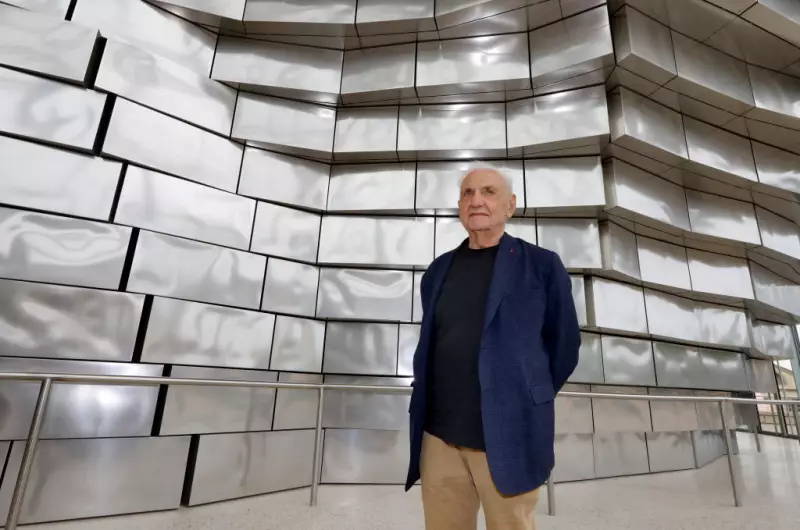 Frank Gehry morre aos 96 anos: o legado do ícone da arquitetura desconstrutivista