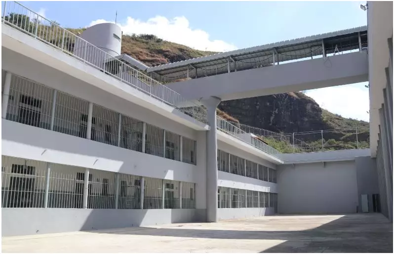 Fuga em BH: 4 detentos escapam com alvarás falsos inseridos por hacker