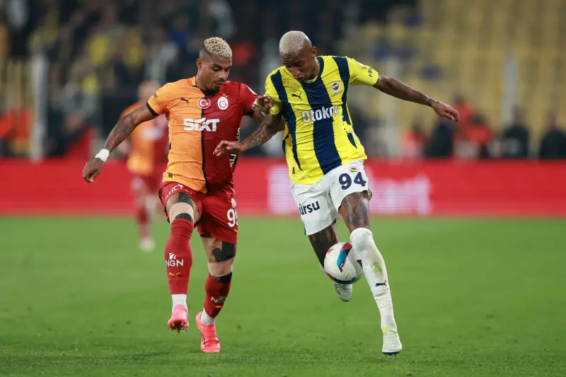 Futebol ao vivo hoje: onde assistir os jogos de 1º de dezembro