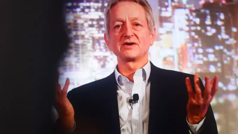 Geoffrey Hinton prevê onda de demissões por IA em 2026