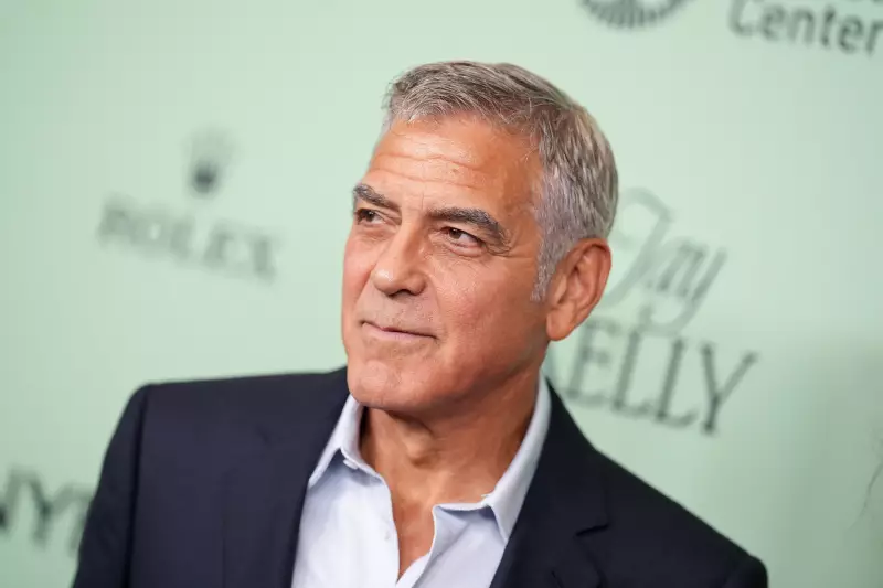 George Clooney critica CBS e ABC por cederem a processos de Trump
