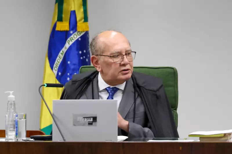 Gilmar Mendes classifica condenação de Bolsonaro como 'feito histórico' do STF