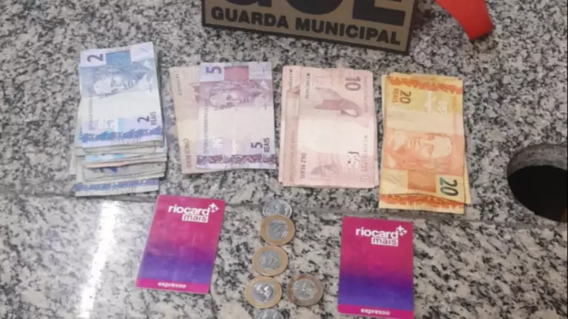 GM-Rio prende 7 por venda ilegal de créditos do RioCard; 148 cartões apreendidos