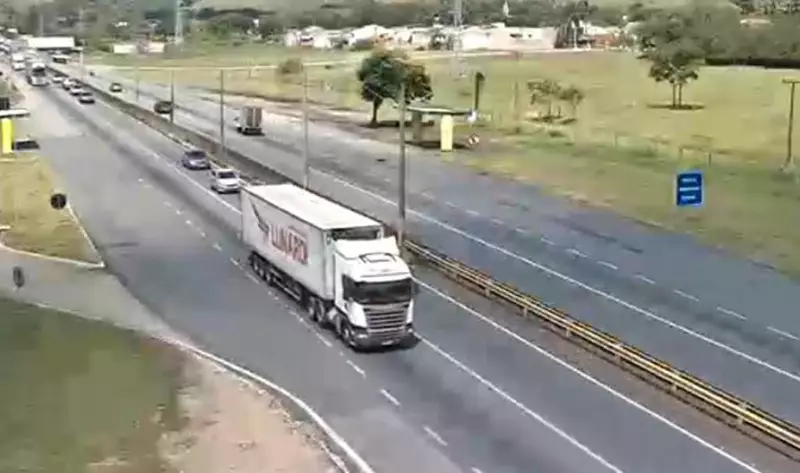 Greve de caminhoneiros fracassa: rodovias federais sem bloqueios nesta quinta