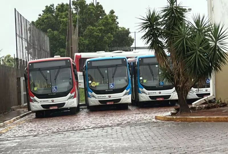Greve de ônibus em Campo Grande causa prejuízo de R$ 10 milhões ao comércio