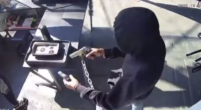 Homem dá 6 tiros em ex-mulher em pastelaria de SP após não aceitar fim do relacionamento