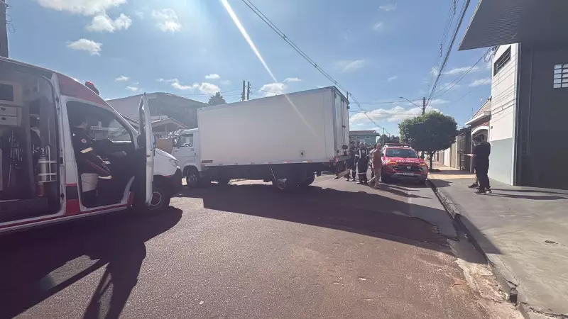 Homem de 42 anos morre prensado por caminhão em São Carlos (SP)