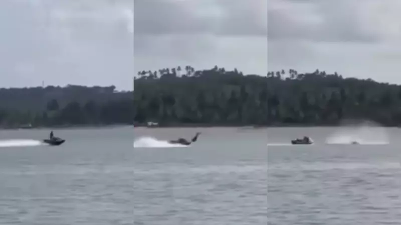 Homem de 55 anos é arremessado ao mar após bater moto aquática em banco de areia em Igarassu