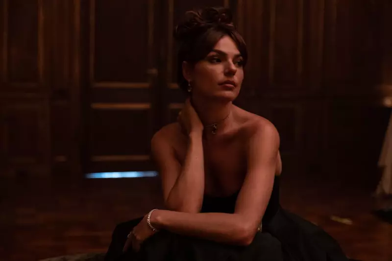 Homem preso por perseguir Isis Valverde por quase 20 anos no Rio