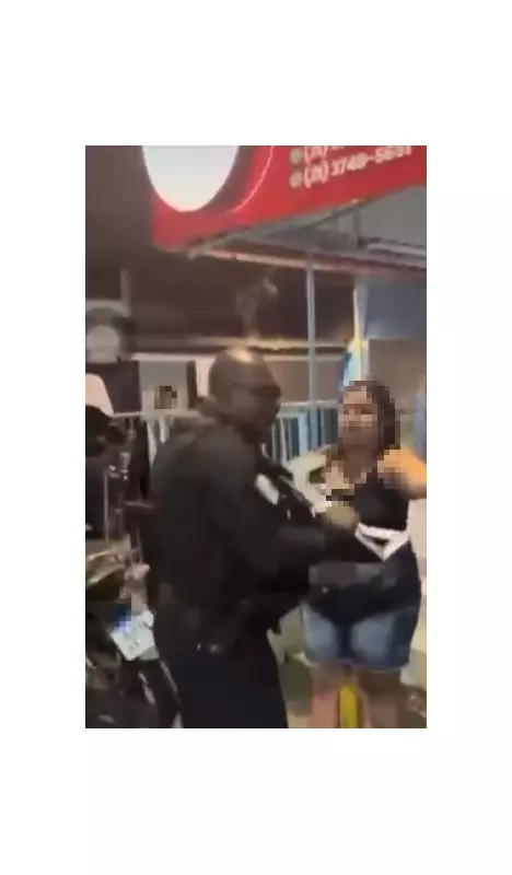 Idosa de 65 anos é agredida com coronhada de fuzil por PM em Nilópolis