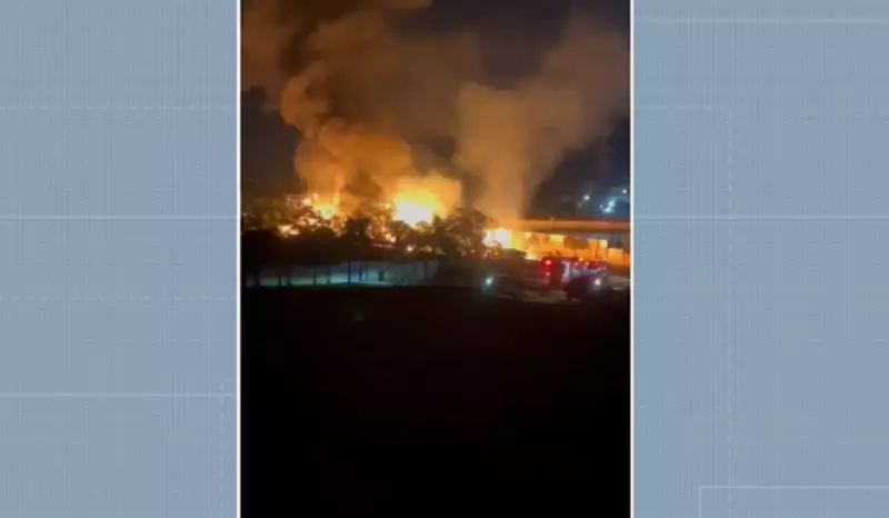 Incêndio destrói fábrica de paletes em Americana; fogo durou 6 horas