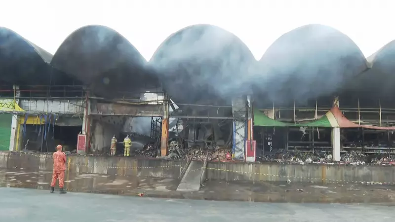 Incêndio na Ceasa do Rio: bombeiros seguem em rescaldo após mais de 50 horas