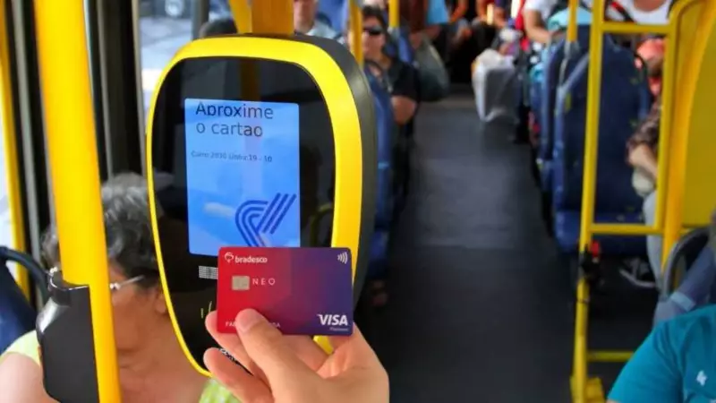 Jacareí moderniza ônibus: cartão de crédito e débito já funcionam nas catracas