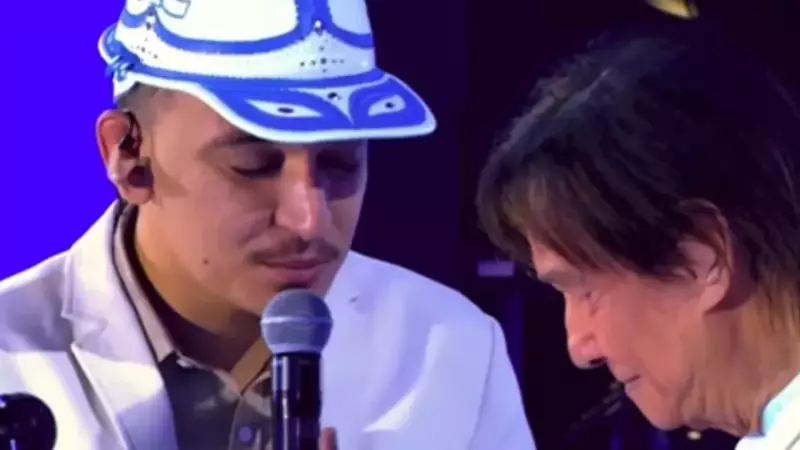 João Gomes nega clima tenso com Roberto Carlos e explica emoção no especial