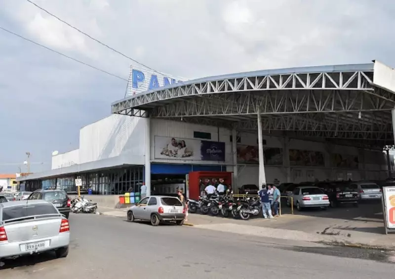 Jovem de 20 anos é presa por furtar picanha e produtos em Bauru