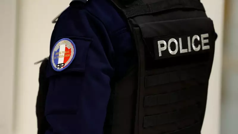 Jovem de 23 anos presa na França após levar bebê morto em mochila