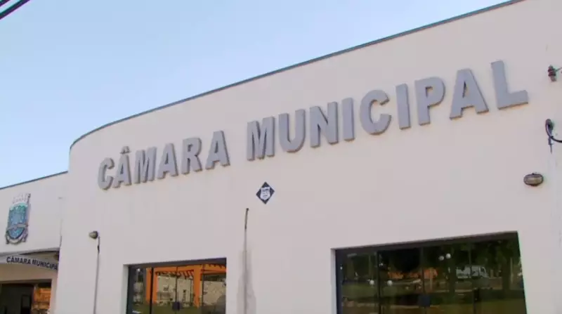 Justiça suspende aumento de 4,83% para prefeito e vereadores de Guapé (MG)