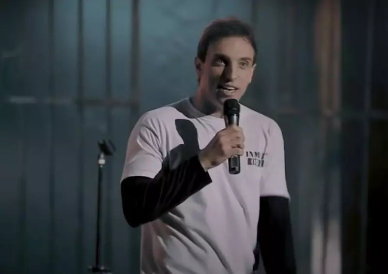 Leo Lins ironiza morte por leoa e gera nova polêmica nas redes