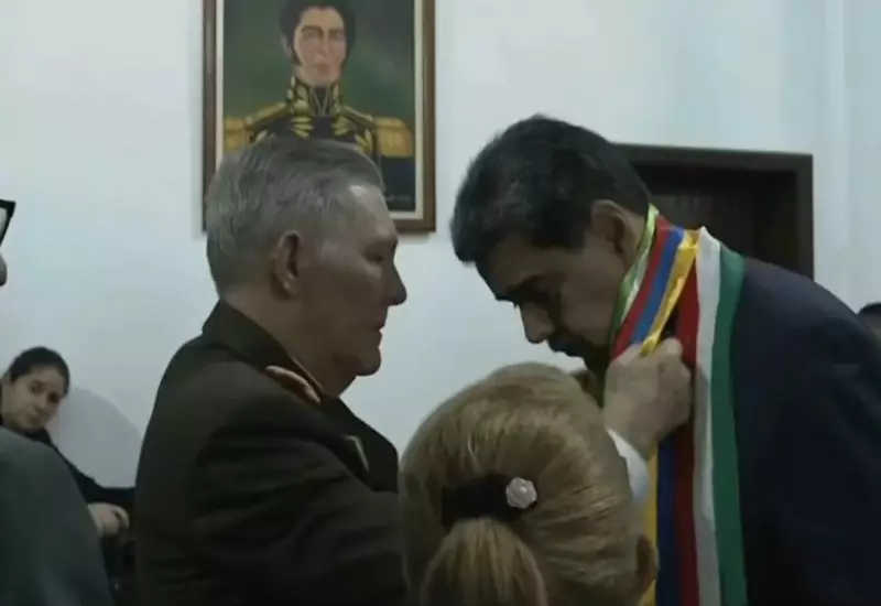 Maduro recebe prêmio 'Arquiteto da Paz' dias após Nobel da opositora