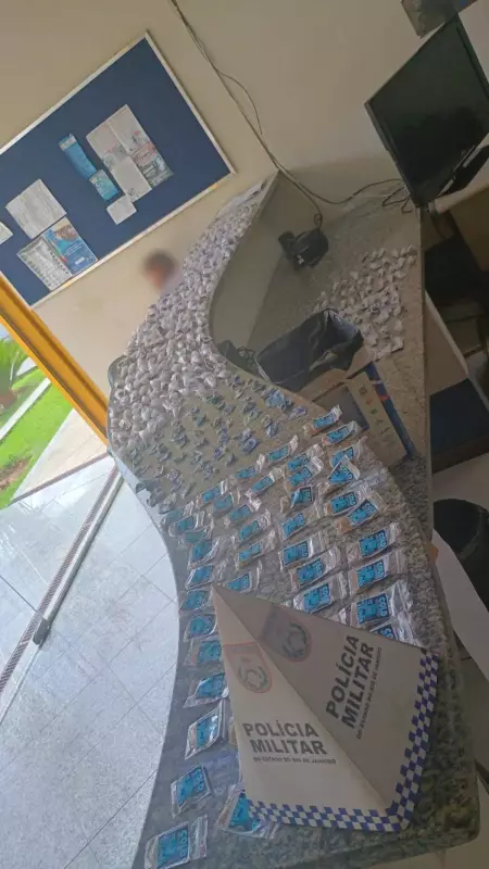 Mais de 2,7 kg de drogas apreendidos em mata de Rio das Flores