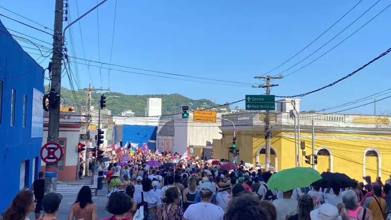 Manifestação em Florianópolis exige fim da violência contra mulheres após feminicídio