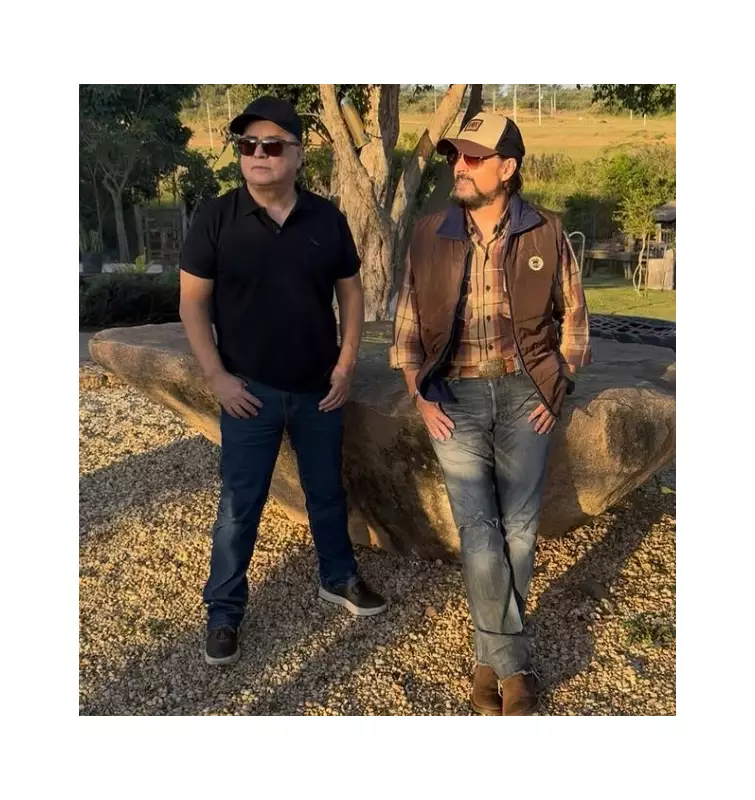 Mauri, irmão de Chitãozinho e Xororó, morre em acidente na BR-116