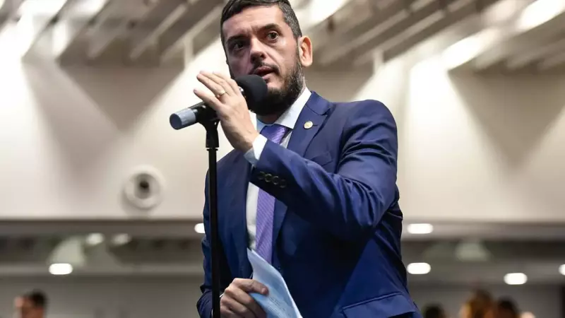 Mensagens revelam intimidade entre ex-presidente da Alerj e juiz preso