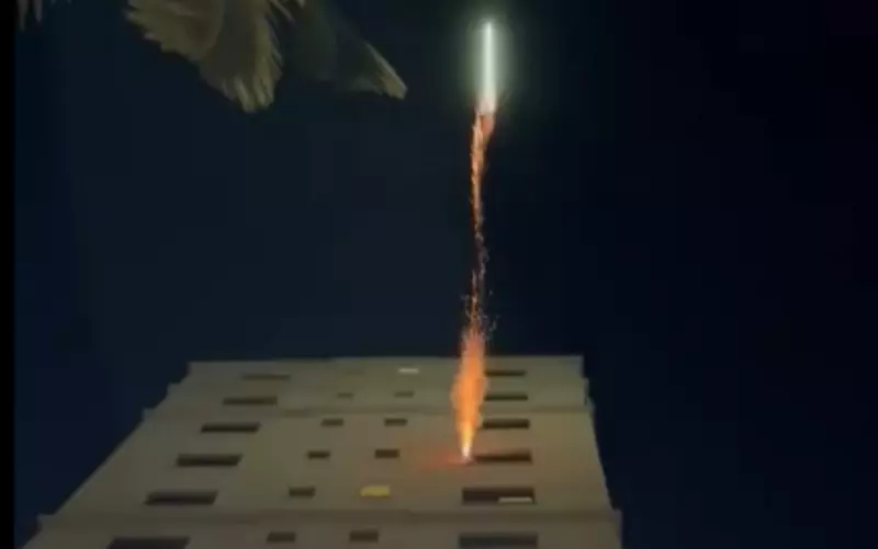 Morador solta fogos de artifício de apartamento e assusta bairro em Ribeirão Preto