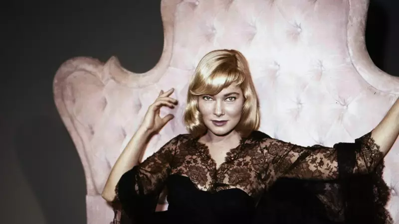 Morre aos 91 anos May Britt, atriz que desafiou tabus ao casar com Sammy Davis Jr.