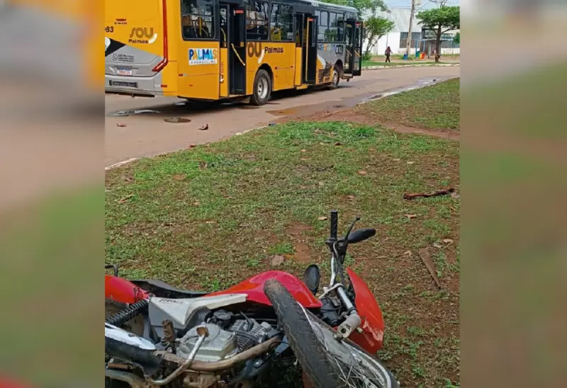 Motociclista de 24 anos morre atropelado por ônibus público em Palmas