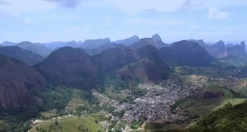 Mulher finge morte para sobreviver a atirador em Pancas, ES