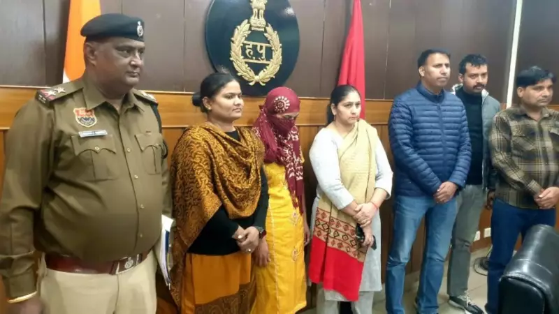 Mulher presa na Índia por matar 4 crianças, incluindo filho, por inveja de beleza